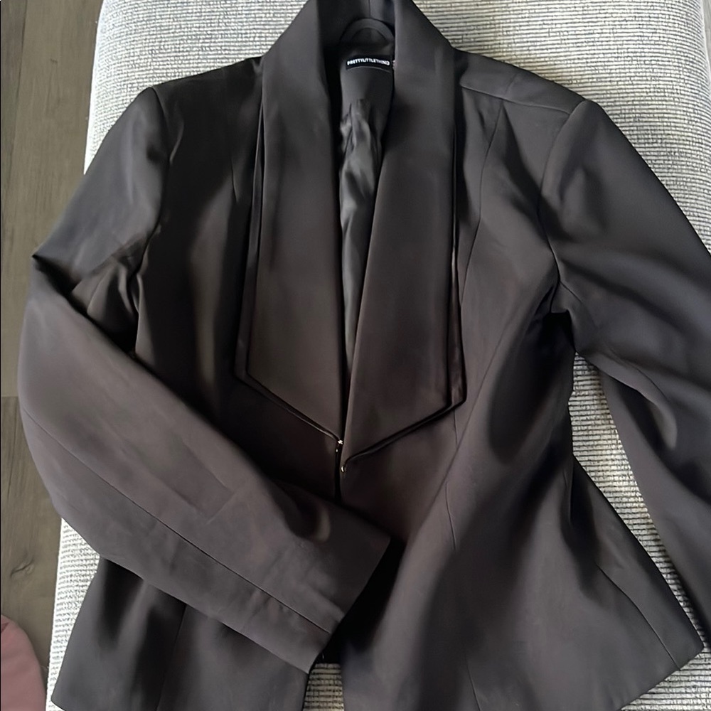 PrettyLittleThing Black Tailored Blazer